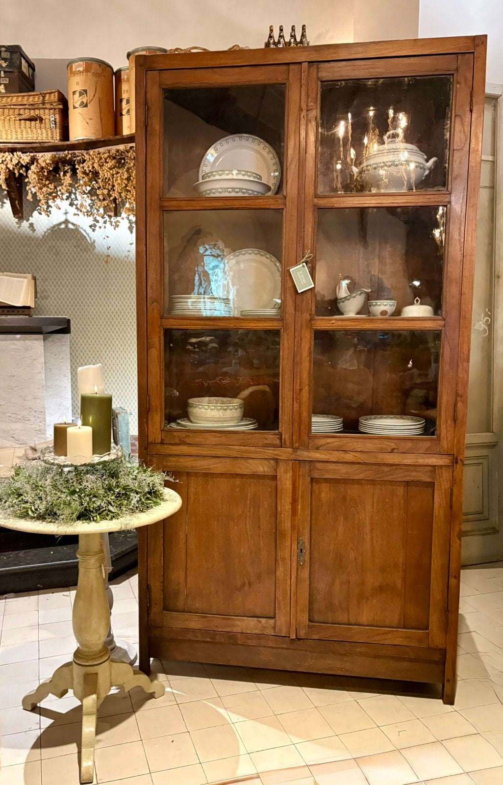 Prachtige houten vitrine kast, servieskast, buffetkast, 200 cm of meer, Hoofdstraat 15 de steeg, Zo goed als nieuw, Il fienile