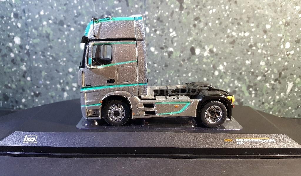 Mercedes Actros MP4 grijs 1:43 Ixo V543, Hobby en Vrije tijd, Modelauto's | 1:43, Verzenden, Nieuw, Bus of Vrachtwagen, Overige merken
