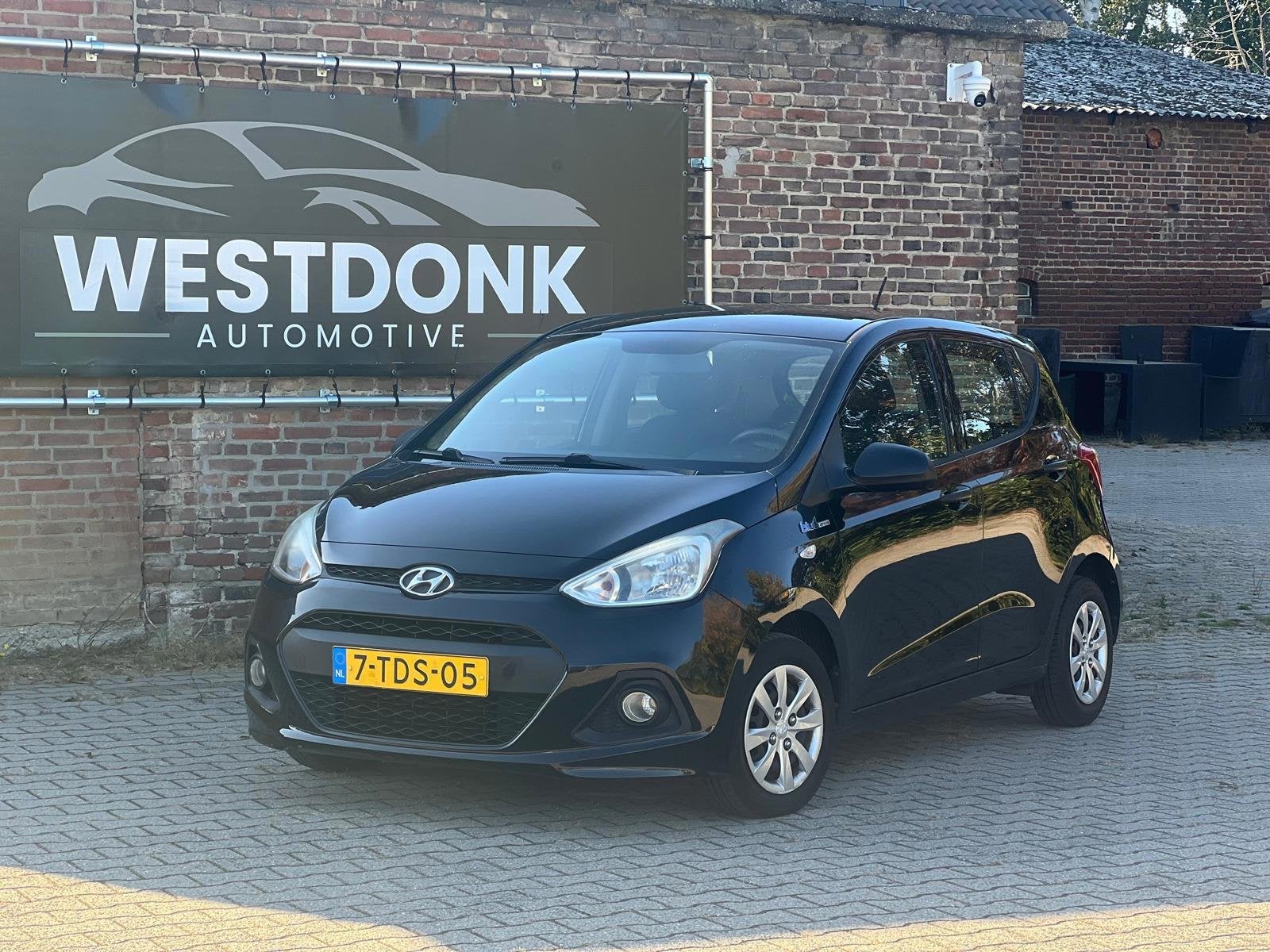 Hyundai I10 1.0i i-Motion 5-deurs - Airco/Climate/NAP, Auto's, Voorwielaandrijving, Euro 5, Gebruikt, 31 €/maand