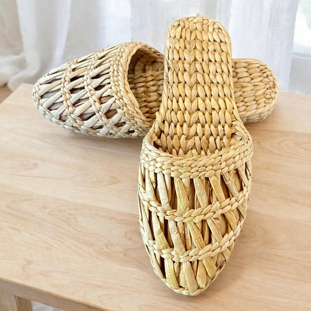 Boho  Rieten Slippers - Maat 39 - Nieuwstaat, Slippers, Beige, Nieuw, Ophalen of Verzenden