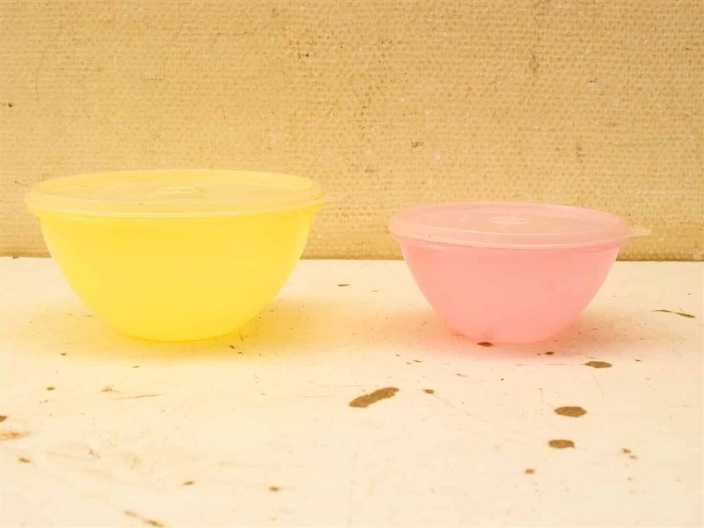 2 stuks Tupperware bakjes 53057, Ophalen of Verzenden, Gebruikt, Geel, Bak of Kom