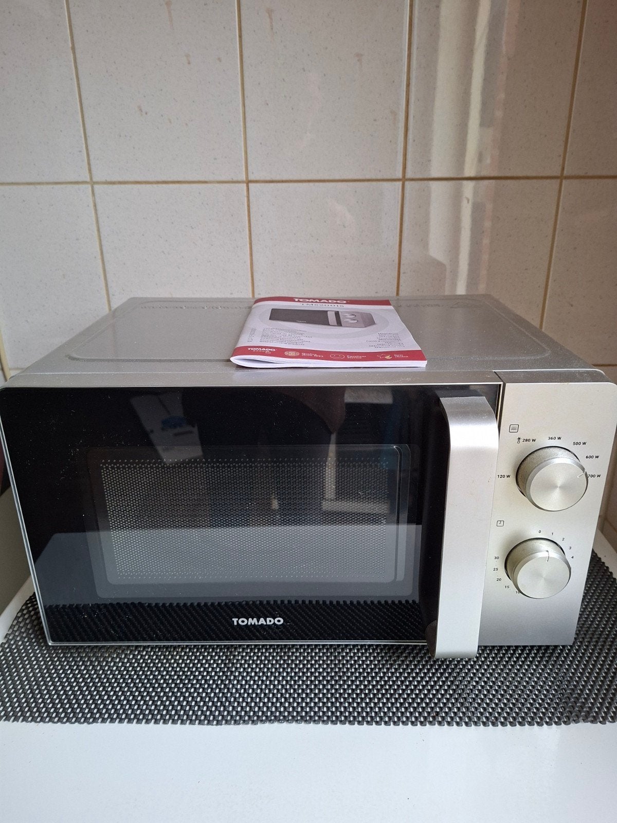Tomado Magnetron - Zo goed als nieuw, Ophalen, Minder dan 45 cm, Vrijstaand, Magnetron