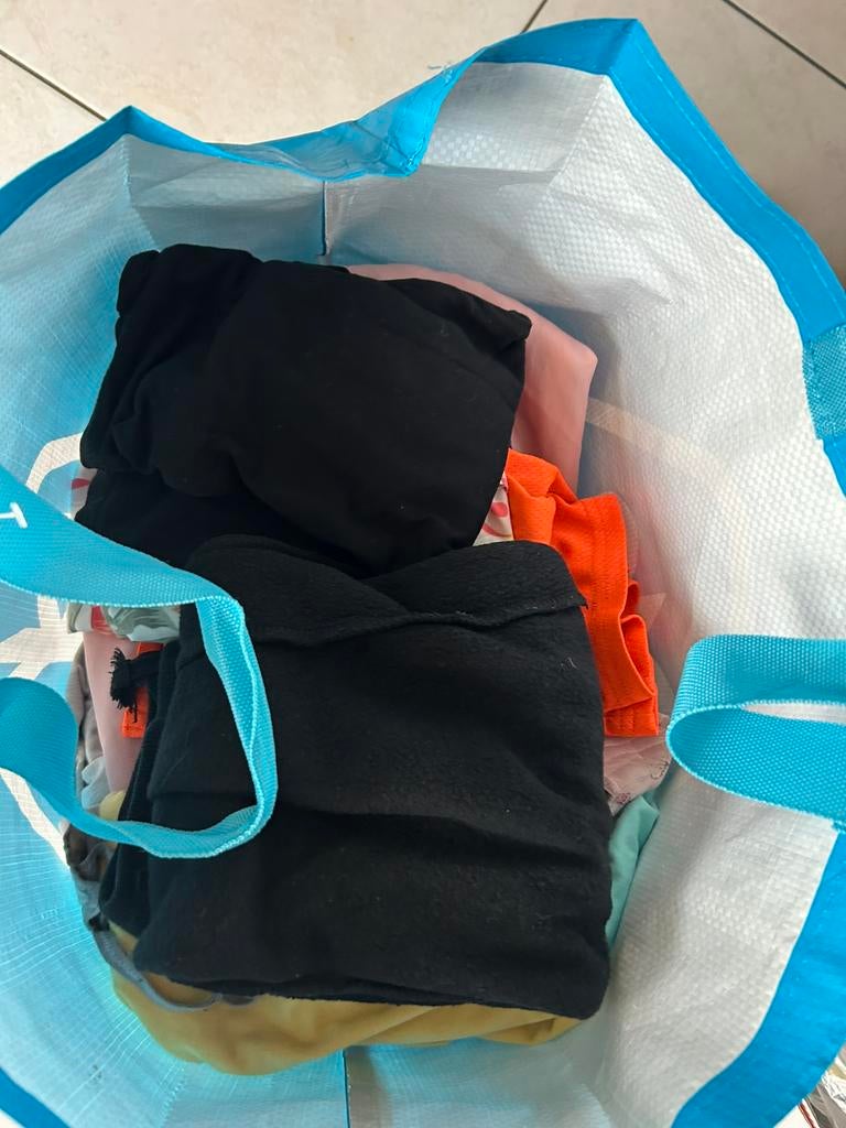Goede meisjeskleding 122/128 2 tassen, Kinderen en Baby's, Kinderkleding | Maat 122, Ophalen, Zo goed als nieuw, Meisje, Overige typen