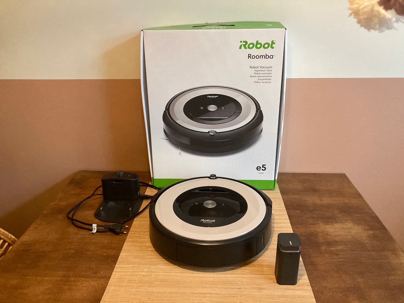 iRobot Roomba e5 - met accessoires, Witgoed en Apparatuur, Gebruikt, IRobot, Ophalen of Verzenden, Robotstofzuiger