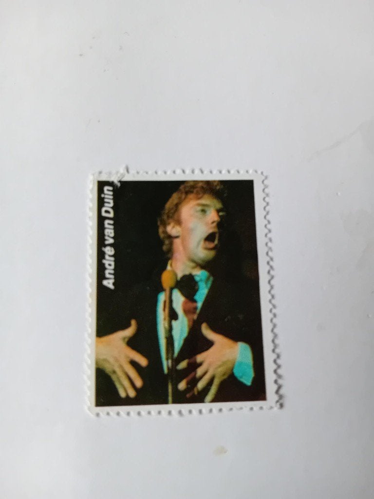 André van Duin sluitzegel 4x3cm, Ophalen of Verzenden, Zo goed als nieuw, Foto of Kaart