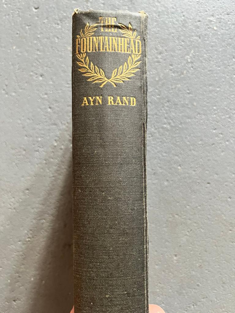 Ayn Rand The Fountainhead 1e druk 1st first edition 1947, Antiek en Kunst, Antiek | Boeken en Bijbels, Ophalen