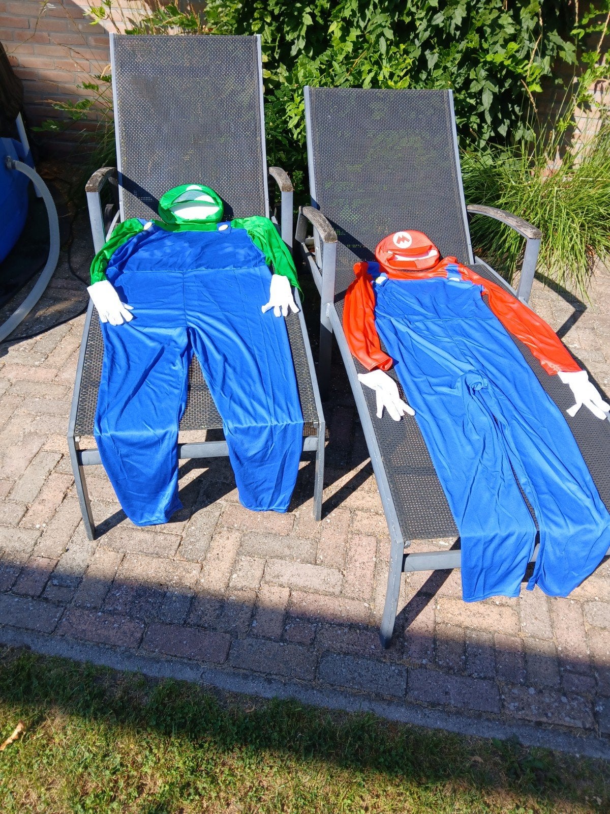 Super Mario en Luigi pakken met handschoenen en petjes, Ophalen, Gebruikt, Pak of Jurk