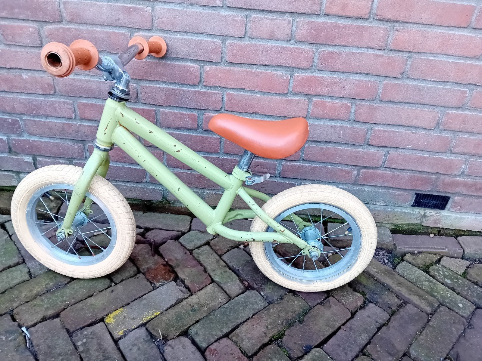 Loopfietsje • mintgroen 12 inch, Ophalen, Gebruikt, Minder dan 16 inch