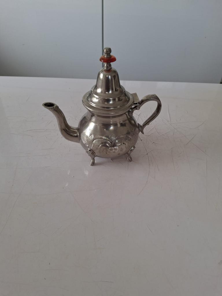 Vintage Marokkaanse theepot - Zilverkleurig metaal, Theepot/fluitketel, Gebruikt, Zilver, Ophalen of Verzenden