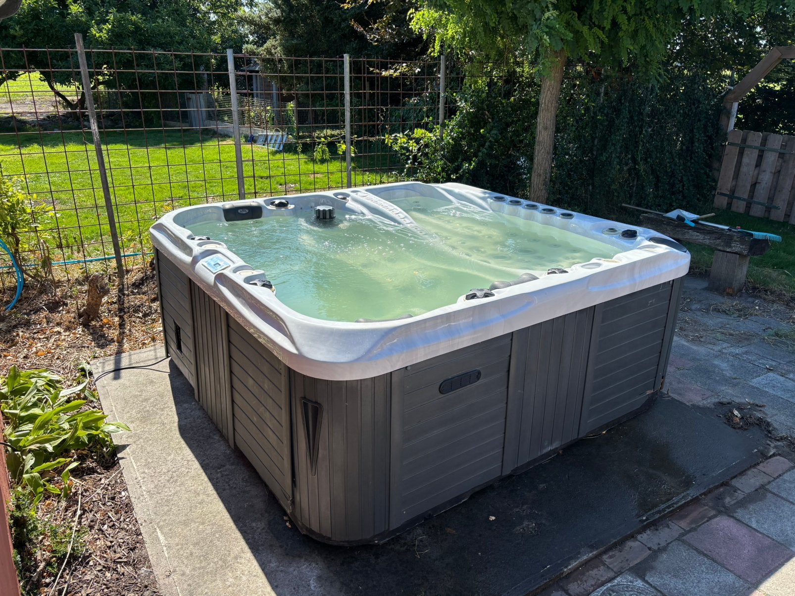 Balboa Jacuzzi (wellness spa), Ophalen, Gebruikt, Vast