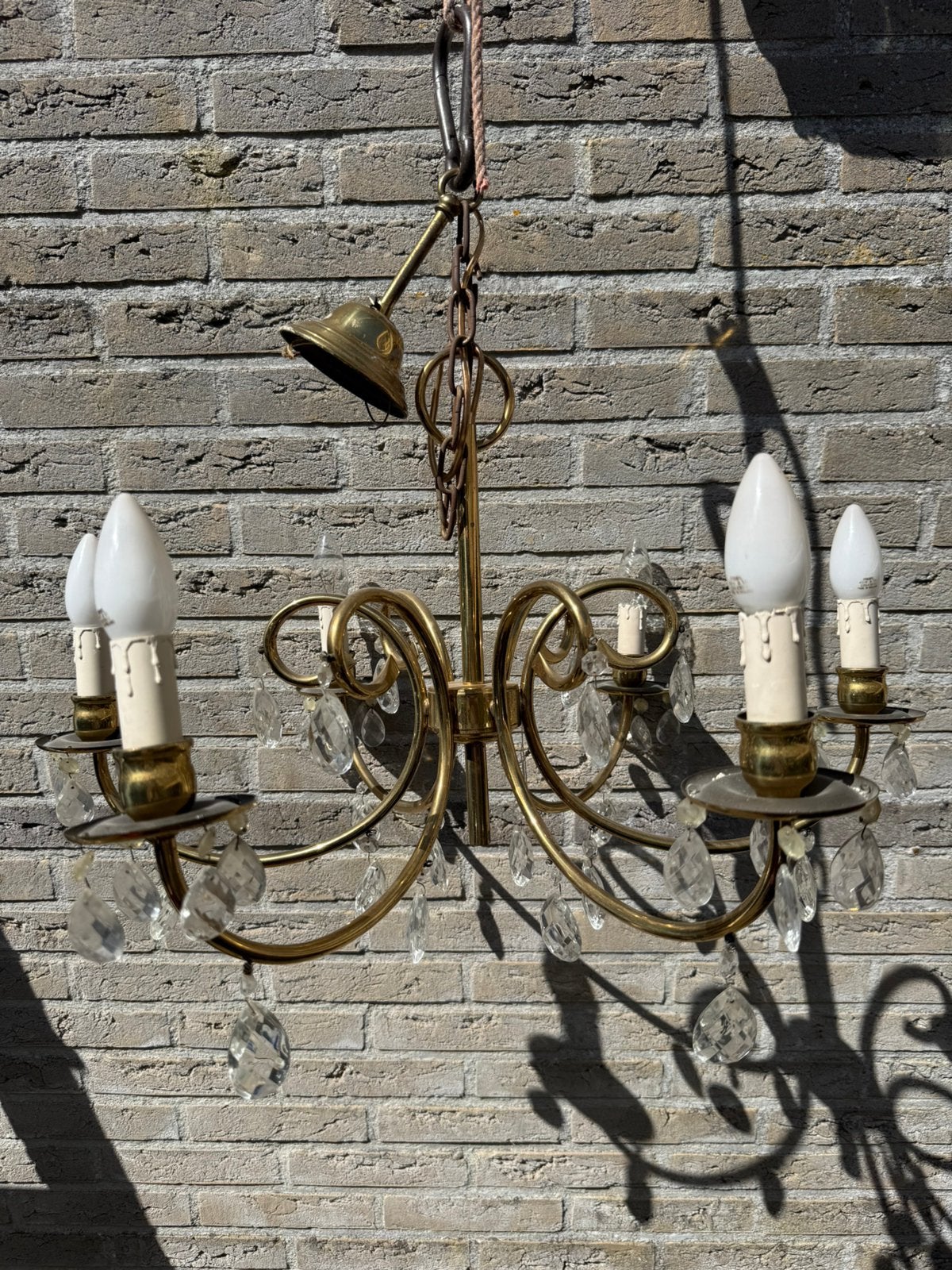Mooie koperen kroonluchter met kristallen pegels, Ophalen of Verzenden, Gebruikt, Glas