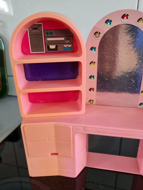 barbie kast 1987 vintage, Kinderen en Baby's, Speelgoed | Poppen, Ophalen of Verzenden, 'T Olde Gre-j, Info@toldegrej.nl, Endepoelstraat 20f Didam