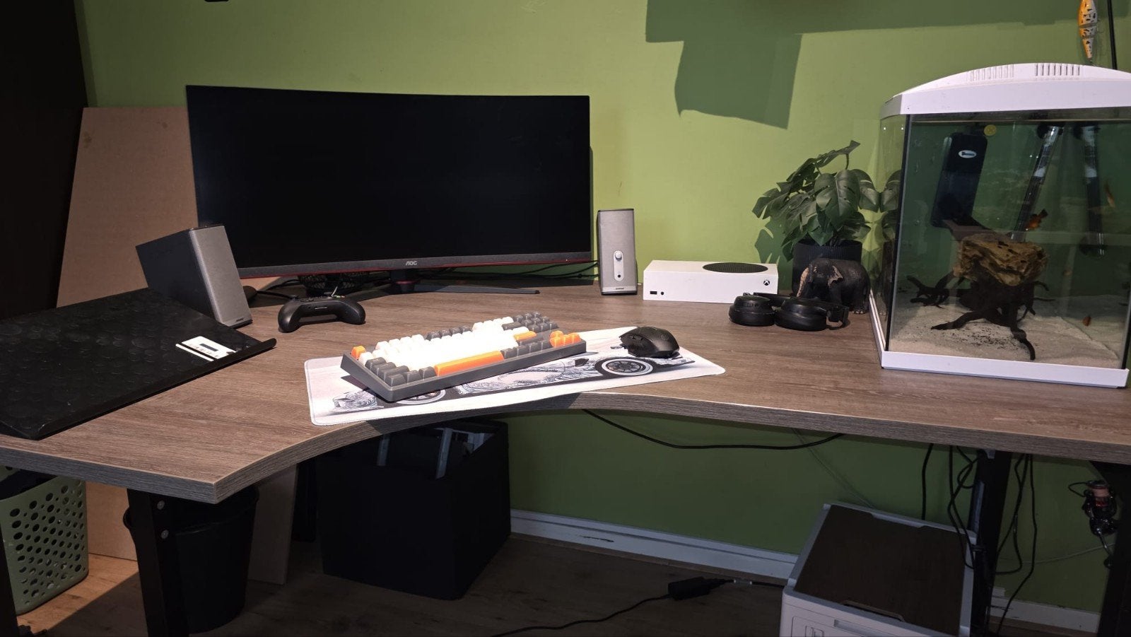 Zo goed als nieuw in hoogte verstelbaar hoekbureau, Huis en Inrichting, Bureaus, Ophalen of Verzenden