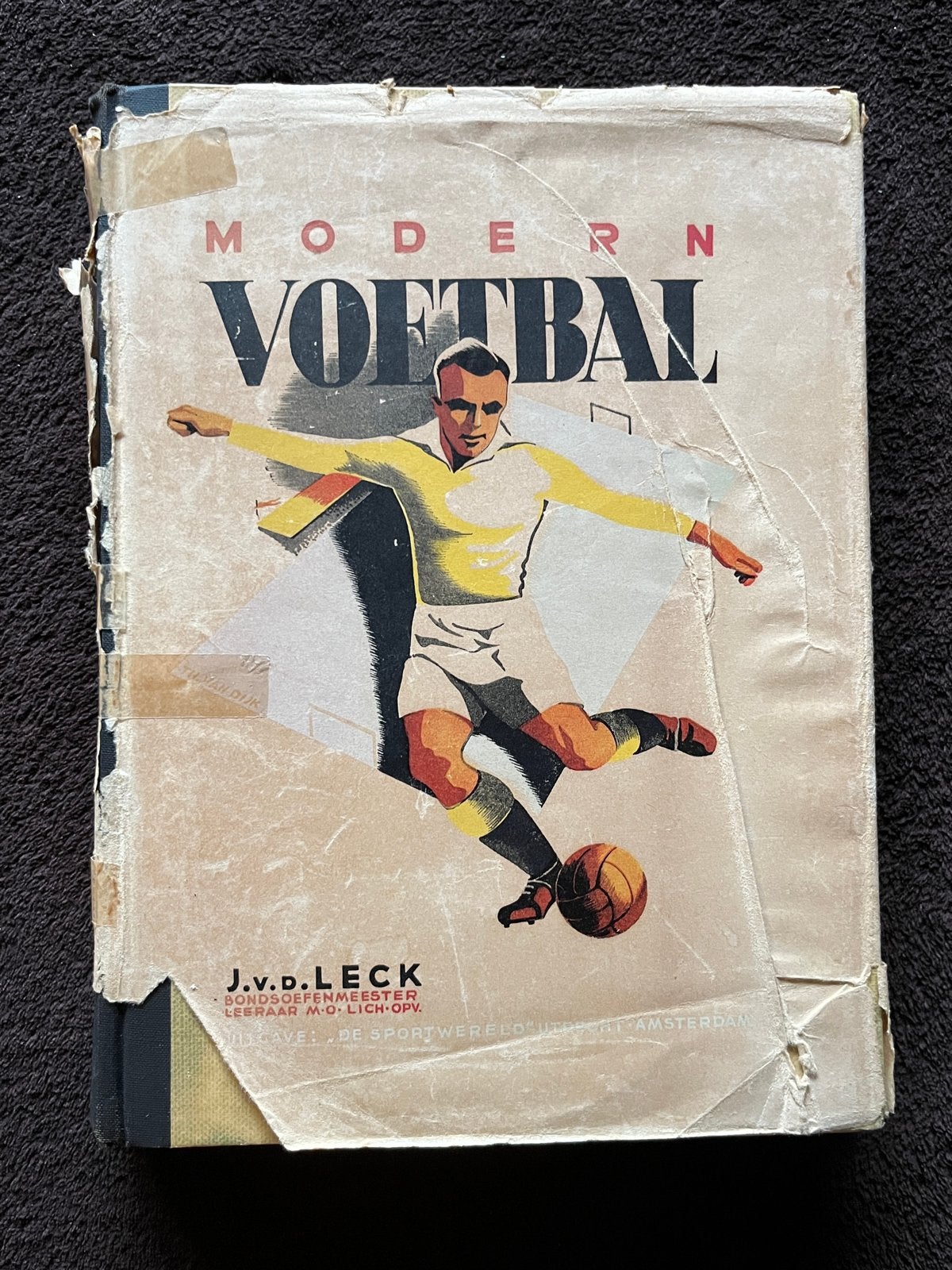Modern Voetbal - J.V.D. Leck (1941), Ophalen of Verzenden, Gelezen, Balsport