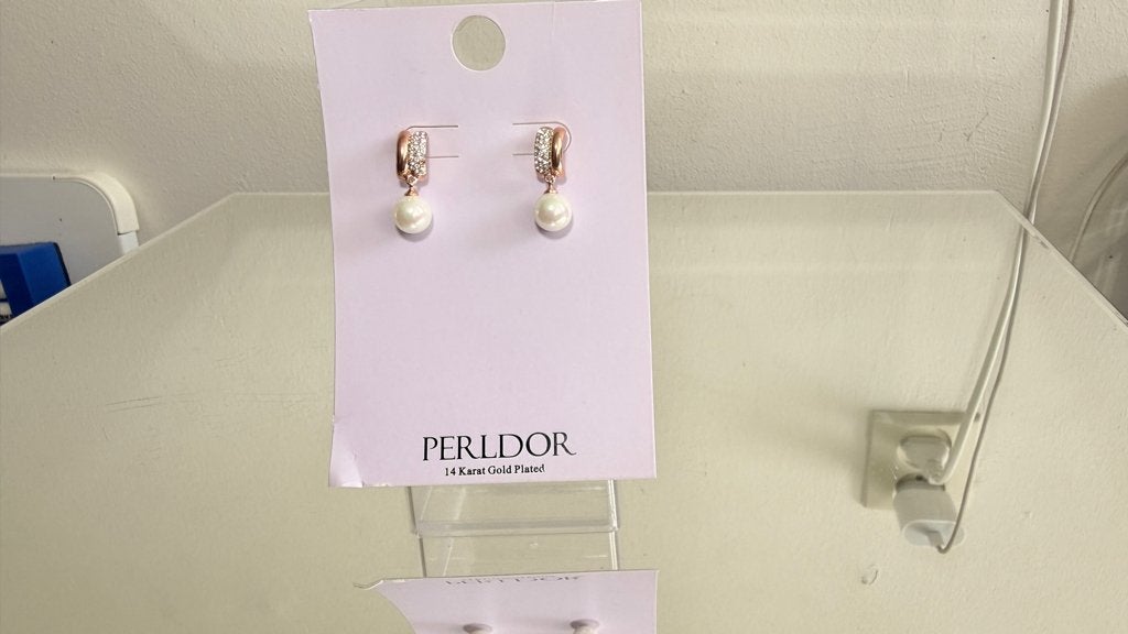 Perldor / Lulu & Jane pareloorbellen 14K Gold Plated, Overige kleuren, Nieuw, Ophalen of Verzenden, Knopjes of Stekers