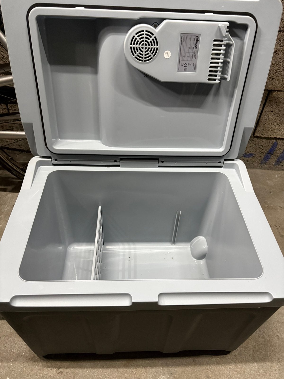 Tristar 40 liter 12/230V koelen/verwarmen met wieltjes, Ophalen, Zo goed als nieuw, Elektrisch