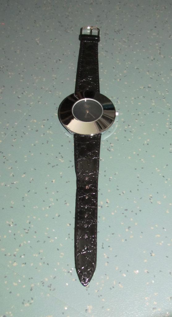 Domi Paris horloge, Overige merken, Overige materialen, Polshorloge, Ophalen of Verzenden