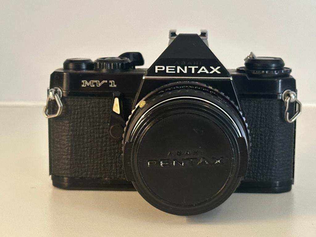 Pentax MV1 + 1.7 50 mm, Audio, Tv en Foto, Fotocamera's Analoog, Ophalen of Verzenden, Zo goed als nieuw, Spiegelreflex, Pentax