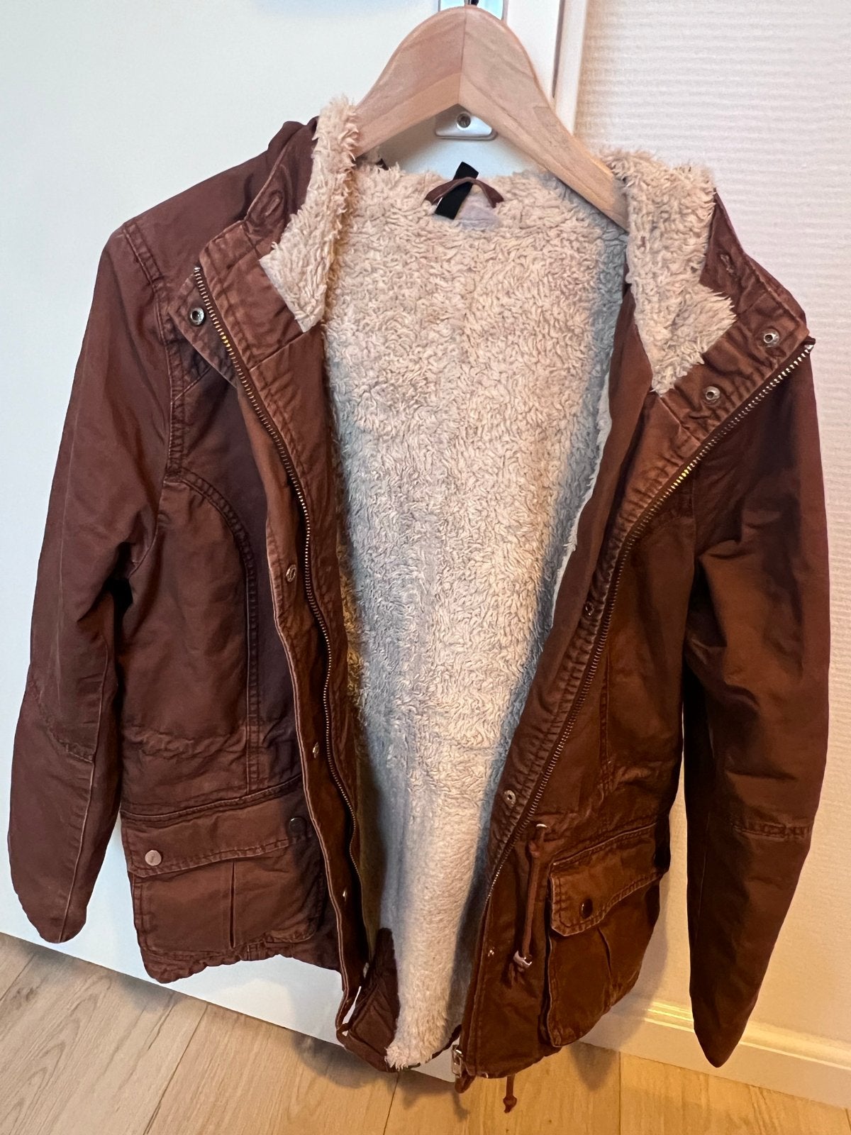 Bruine parka jas met teddy voering maat 40, Ophalen of Verzenden, Gedragen, Maat 38/40 (M), Bruin