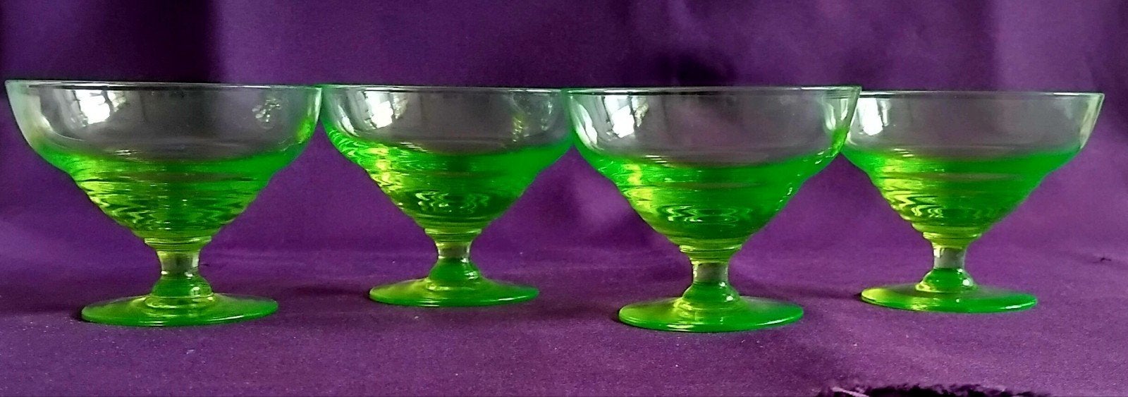 W.J. Rozendaal Kristalunie,  coupes uraniumglas, Ophalen of Verzenden