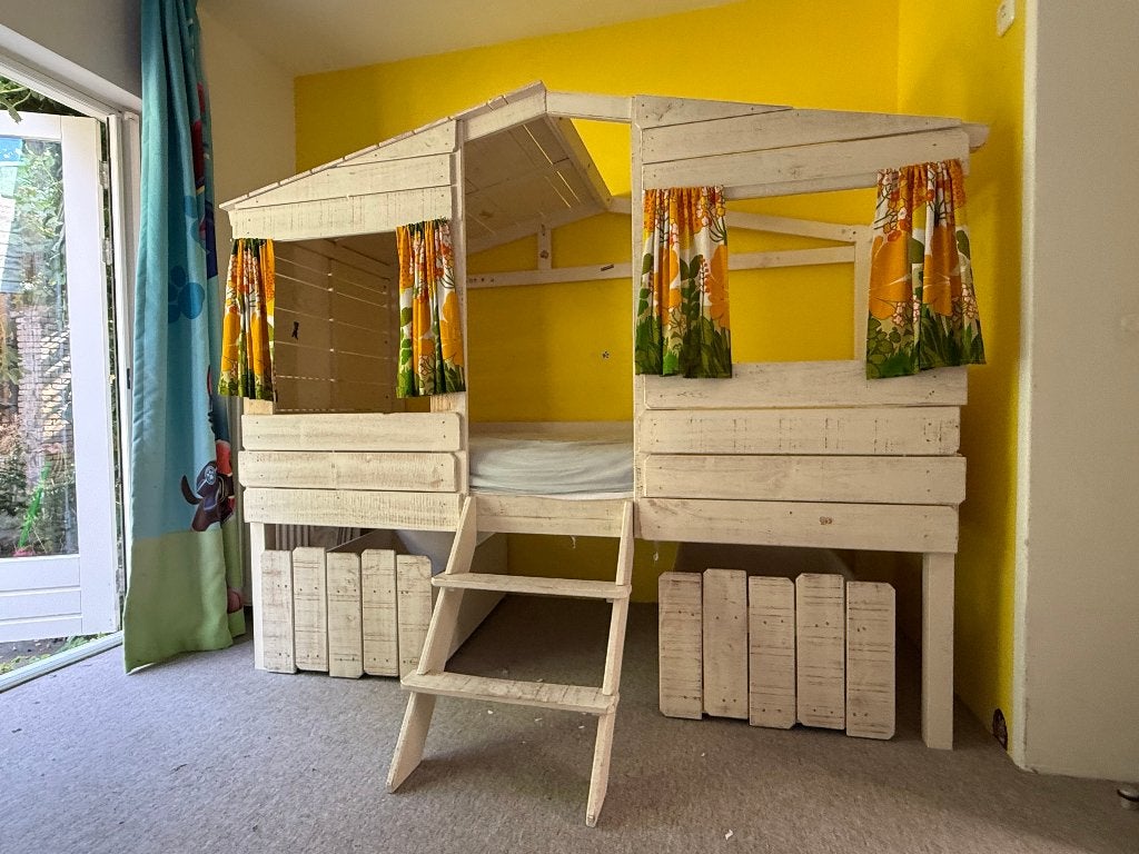Prachtig boomhut bed/hoogslaper van hout met opberg lades, Kinderen en Baby's, Ophalen, Gebruikt, Hoogslaper