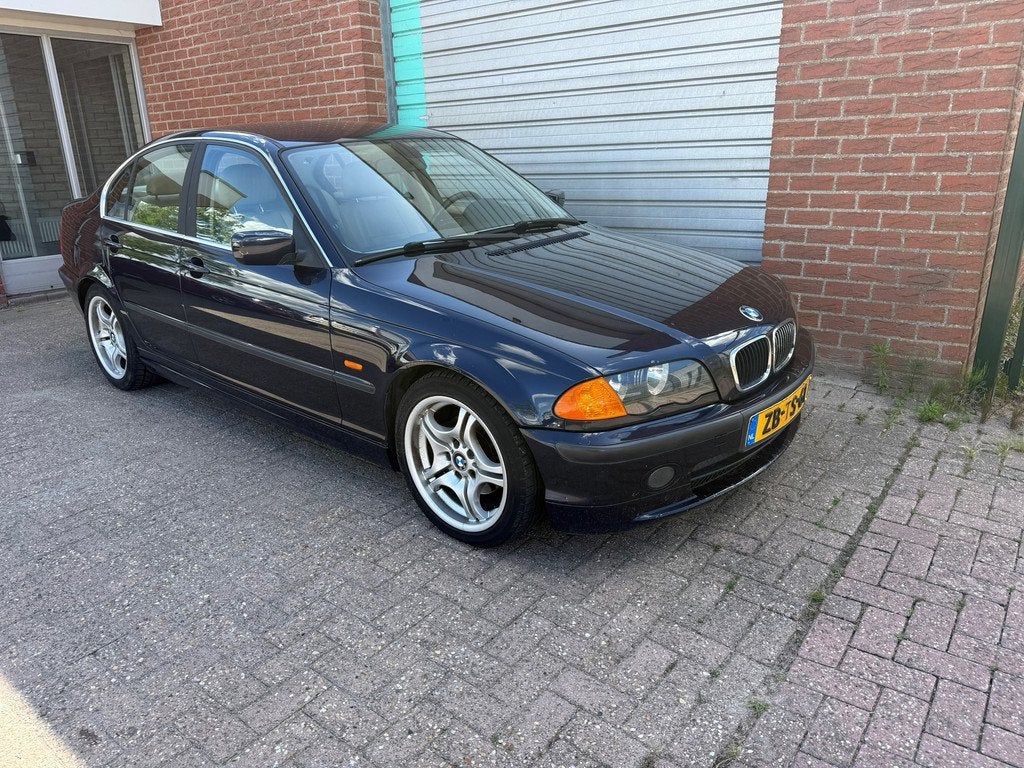 BMW 3-serie 323i Executive automaat NAV. Bj:1999 NAP!, Auto's, BMW, Achterwielaandrijving, Gebruikt, 2494 cc, Blauw