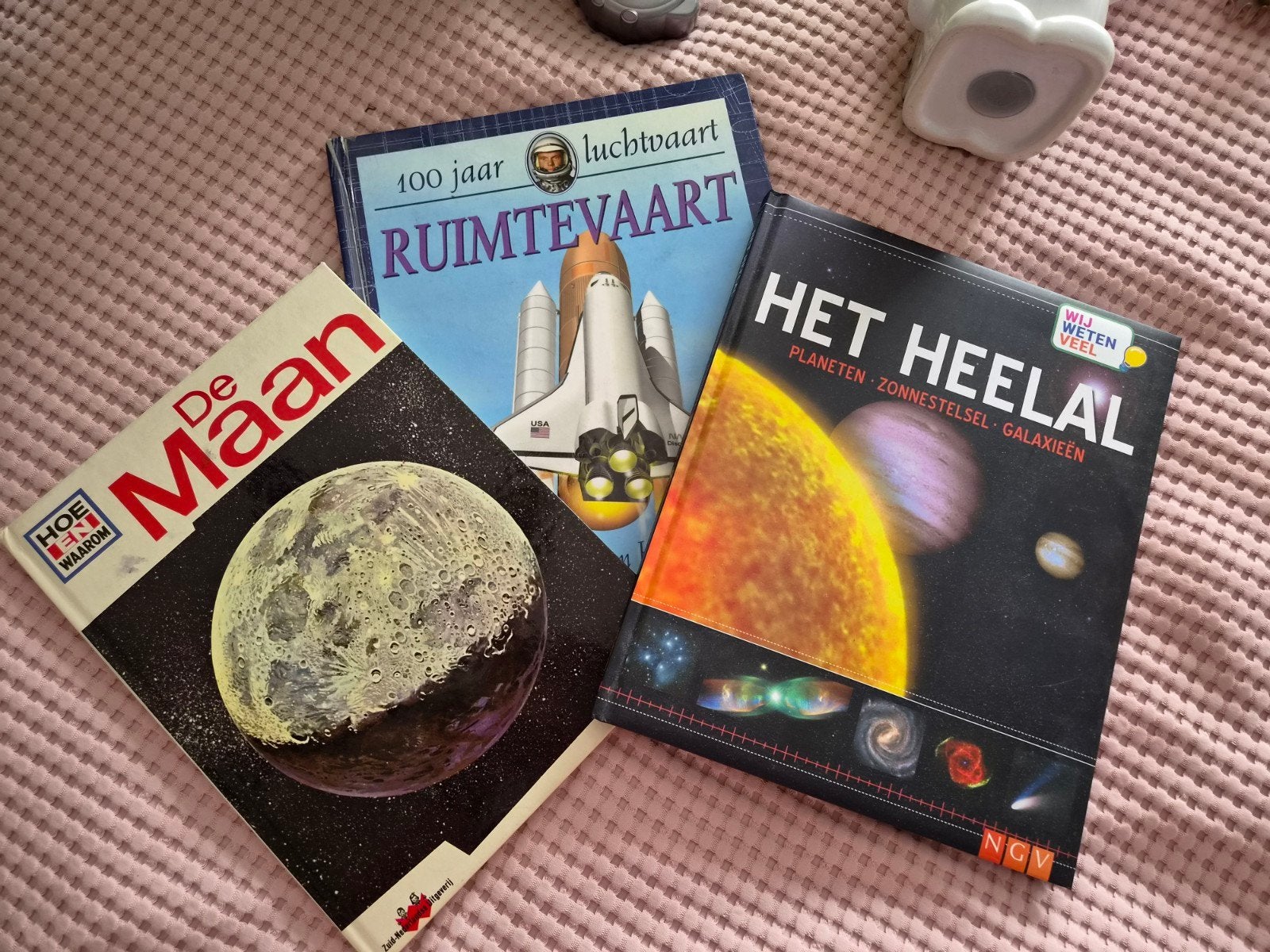 3x Educatieve boeken over ruimtevaart en het heelal, Ophalen of Verzenden, Gelezen, Non-fictie