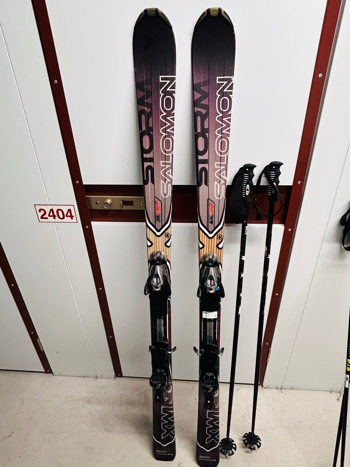 Salomon Storm ski's 163 cm met Nordica skischoenen, Sport en Fitness, 160 tot 180 cm, Gebruikt, Skiën, Ski's