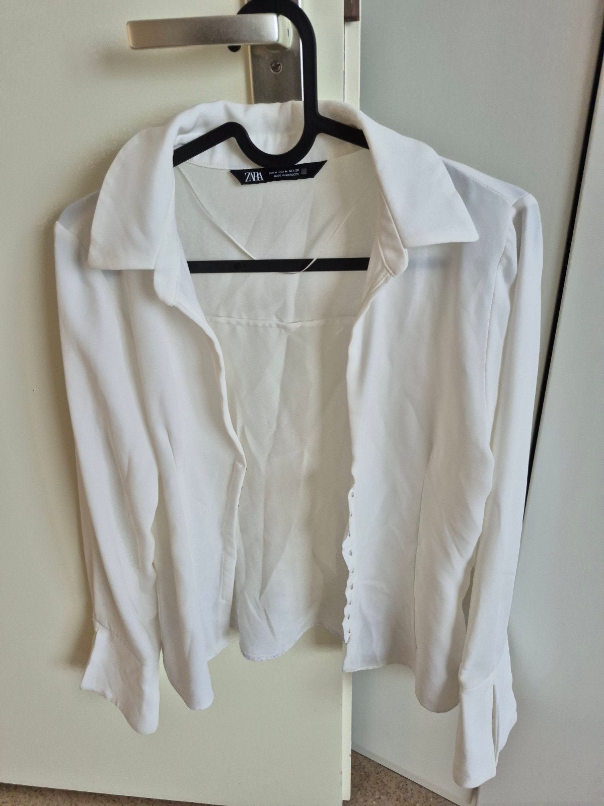 Witte blouse met haaksluiting - Zara, Kleding | Dames, Blouses en Tunieken, Zo goed als nieuw, Maat 36 (S), Wit, Ophalen of Verzenden