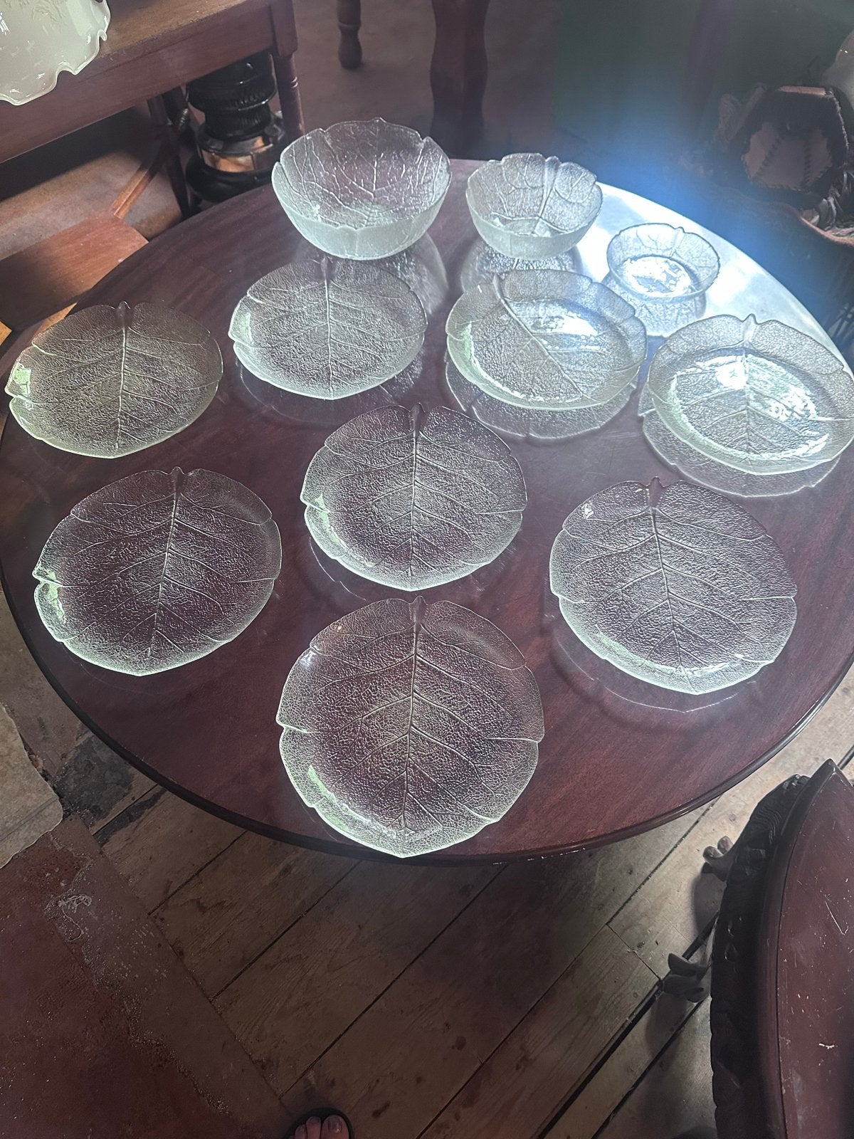 Vintage Glazen Servies: 8 Borden, 3 Schalen, 4 Kommetjes, Antiek en Kunst, Ophalen