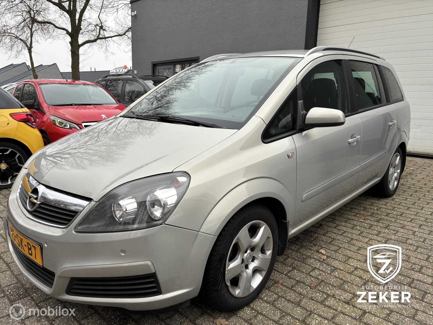 Opel Zafira 2.2 Enjoy / AUTOMAAT / 7 PERSOONS / NIEUWE APK /, Auto's, Gebruikt, 4 cilinders, 150 pk, 7 stoelen