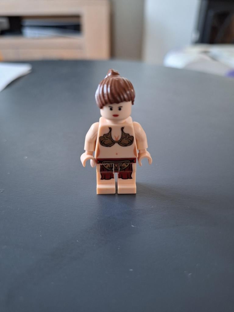 SW0085a - Princess Leia Jabba Slave Outfit - LEGO Star Wars, Ophalen, Zo goed als nieuw