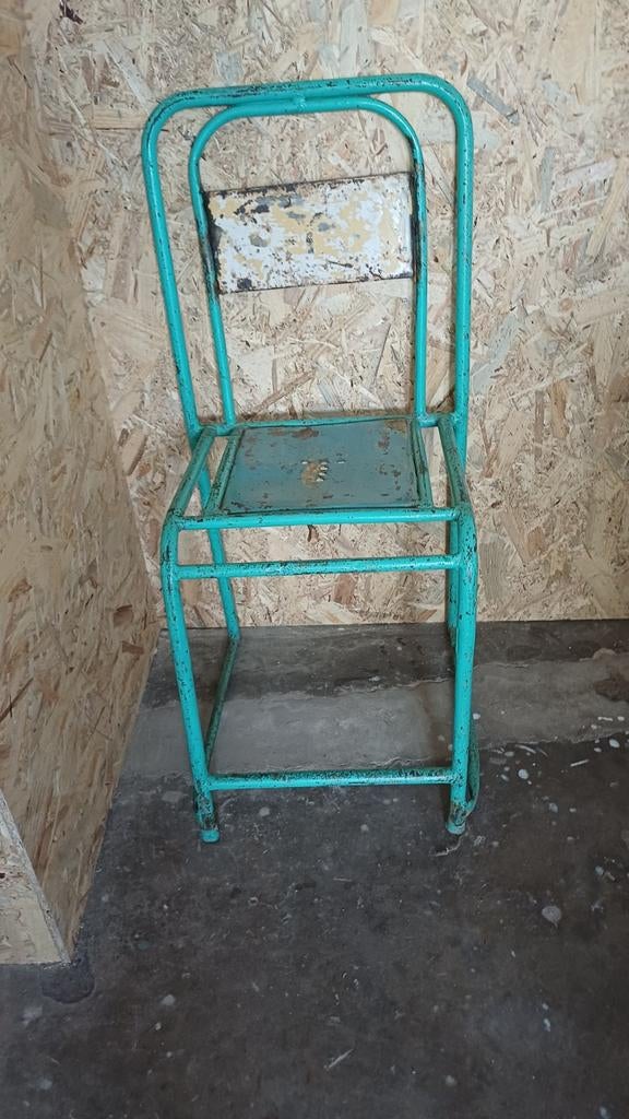 Leuk metalen stoeltje - Vintage look, Huis en Inrichting, Stoelen, Ophalen, Gebruikt, Overige kleuren, Vintage, Industrieel, Retro