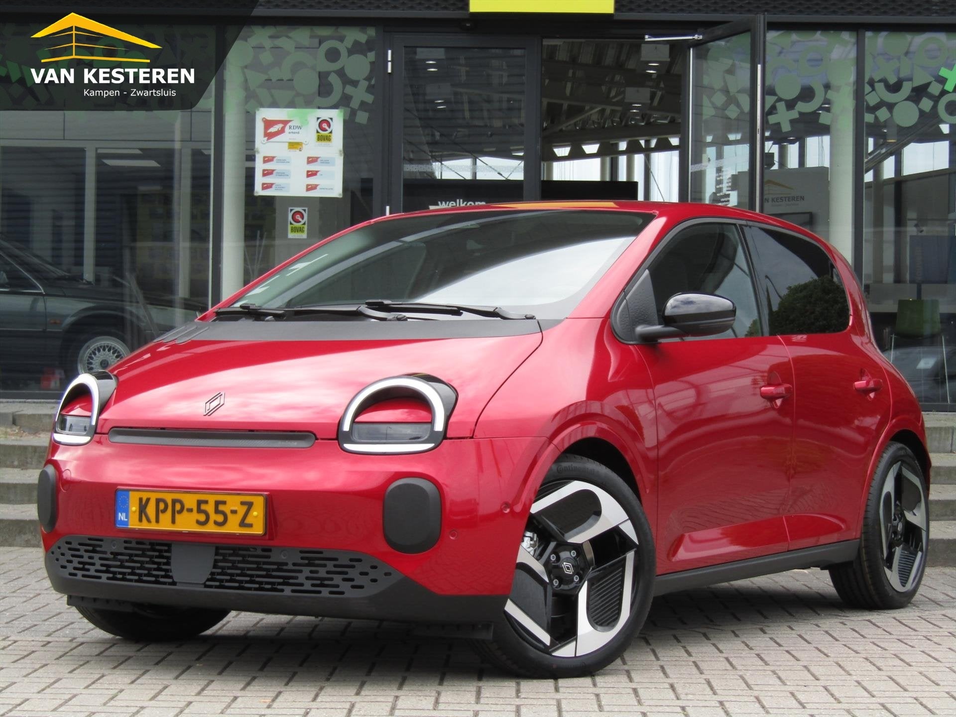 RENAULT Twingo 82pk Techno / 18'' Velgen / Navigatie / Camer, Auto's, Gebruikt, Zwart, 4 stoelen, 180 min