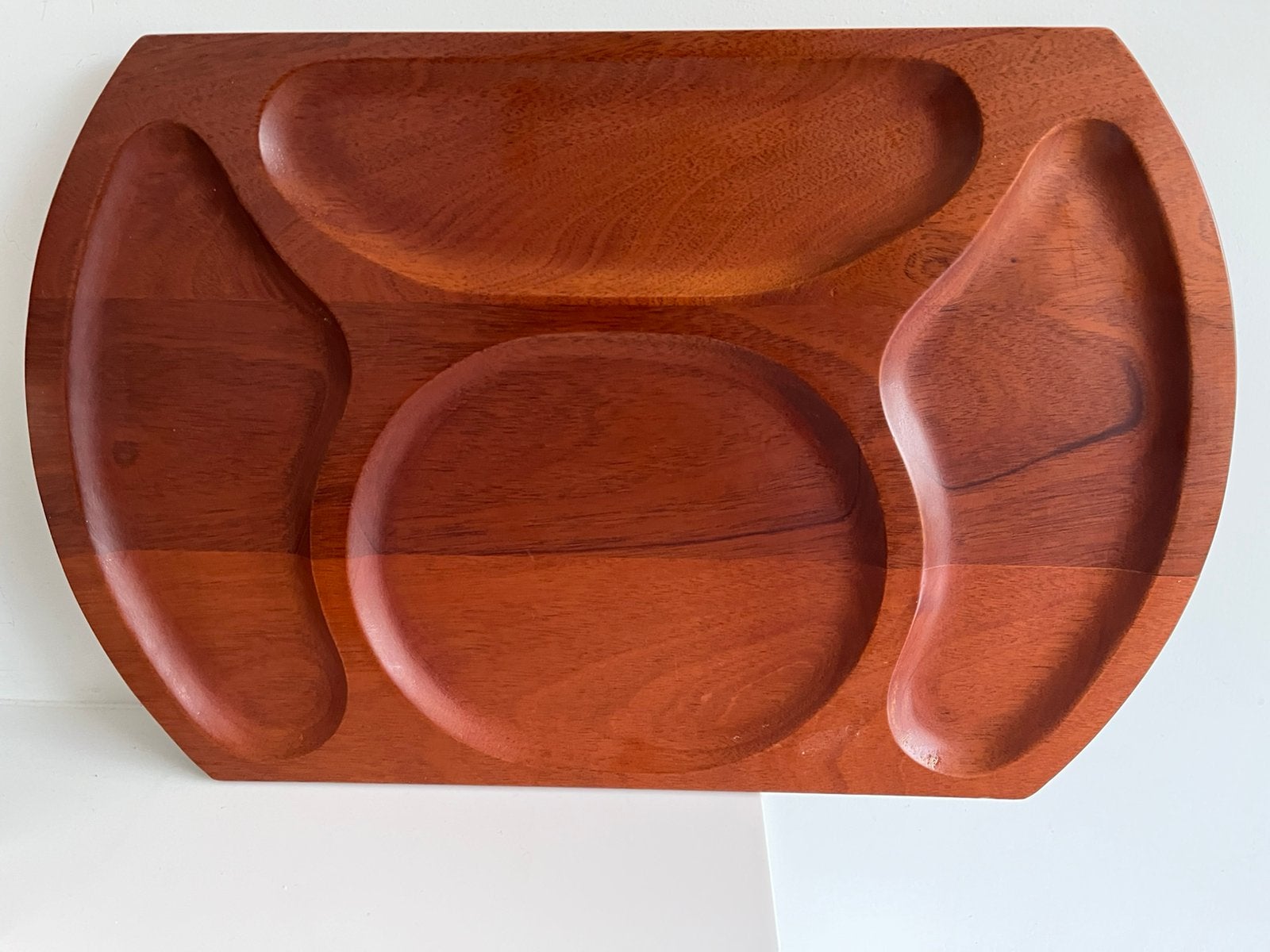 TEAKHOUTEN SERVING TRAY. —  SCANDINAVISCH., Huis en Inrichting, Ophalen of Verzenden, Gebruikt, Ovaal, Hout