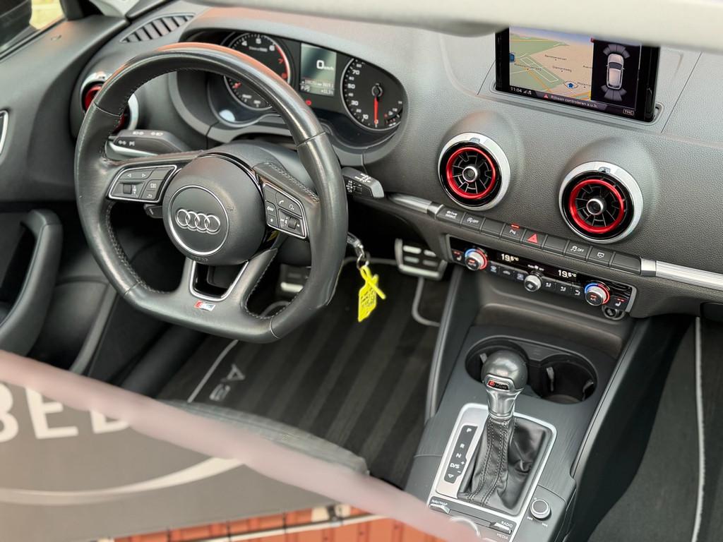 Audi A3 SPORTBACK 1.0 TFSI Pano Maxton RS DAB PDC Cruise 18", Auto's, Stof, Gebruikt, 116 pk, Zwart
