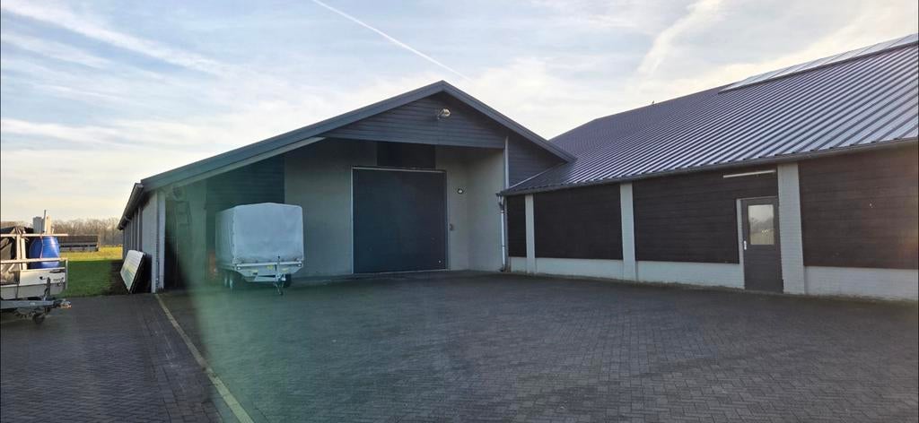 Opslagruimte te huur - 800m2 met grote toegangsdeur, Ophalen of Verzenden