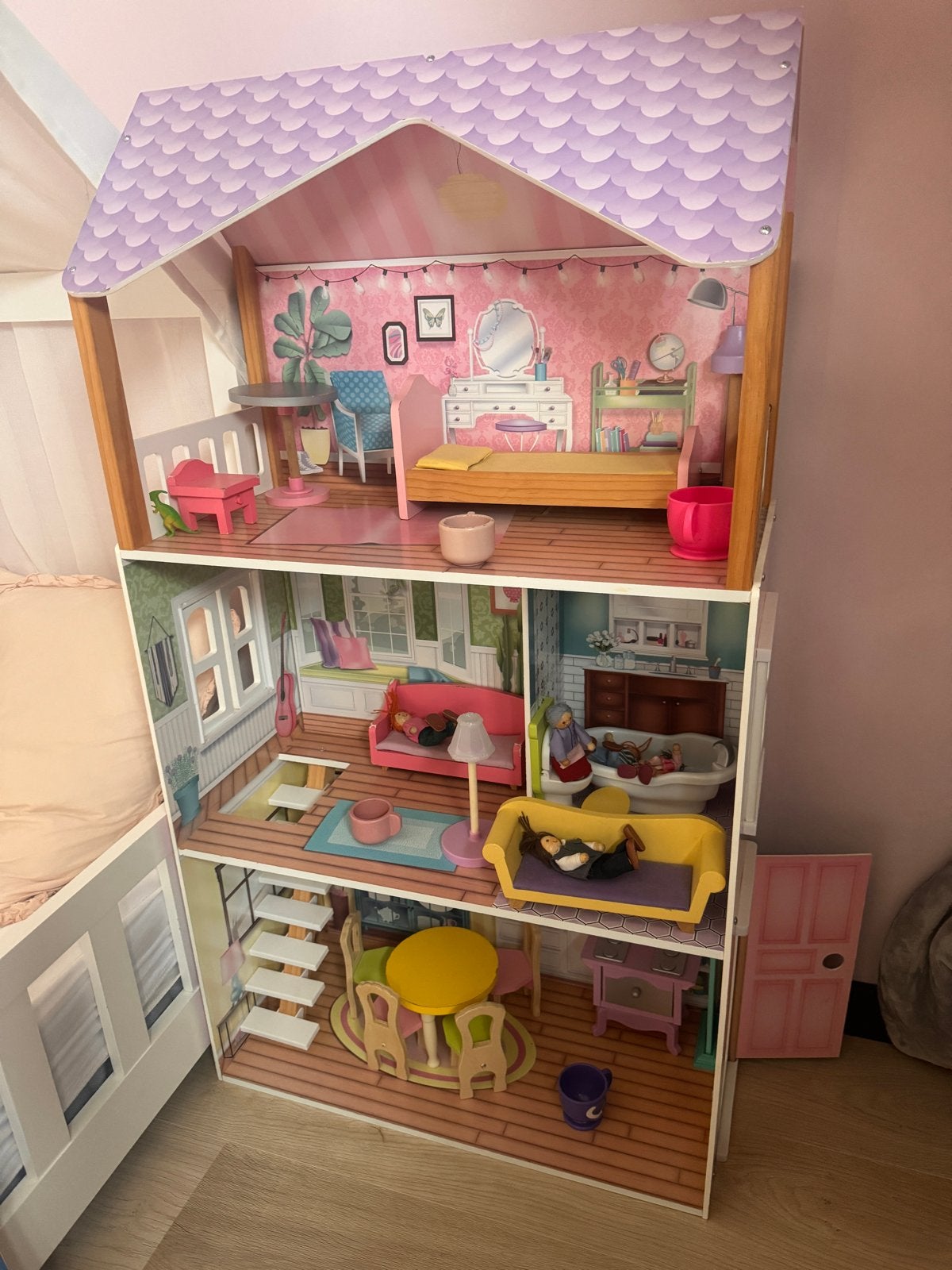 Kidkraft Poppenhuis met Meubels - Compleet en Speelklaar, Ophalen, Zo goed als nieuw, Poppenhuis