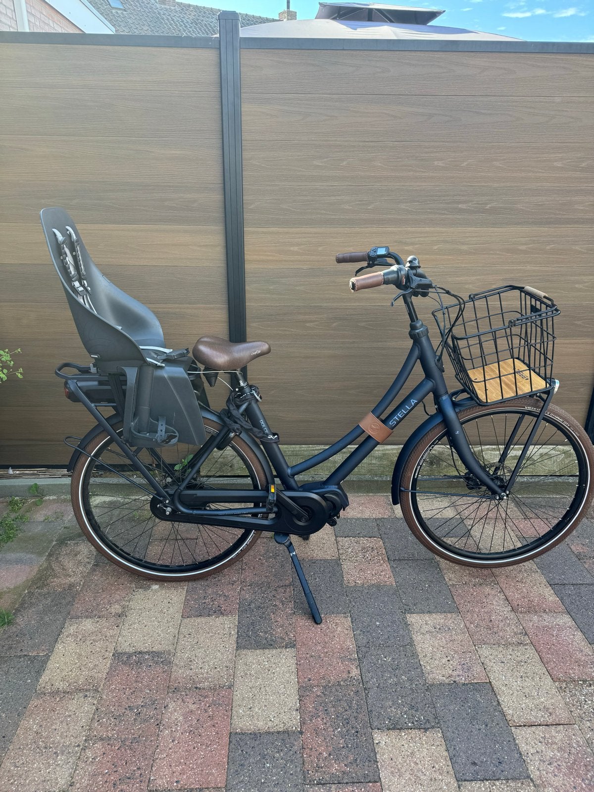 Stella E-bike met kinderzitje en mand - Zo goed als nieuw, Zo goed als nieuw, 51 tot 55 cm, 50 km per accu of meer, Ophalen