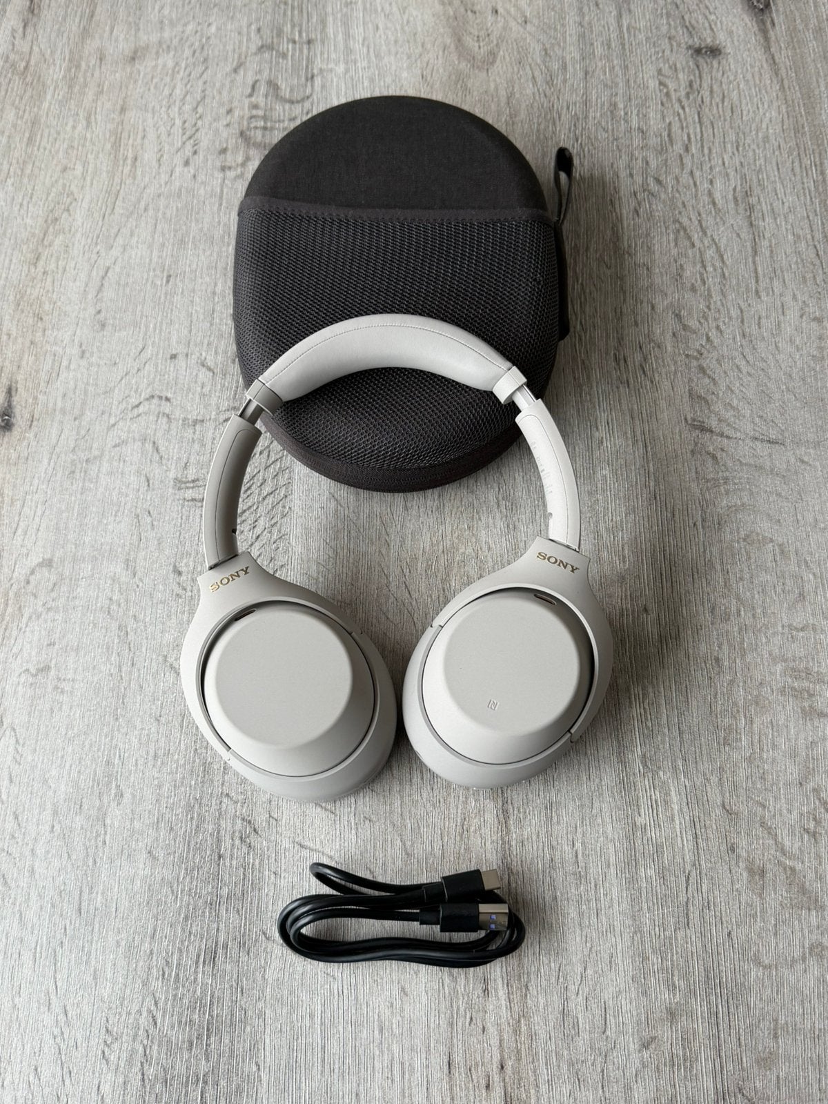 Sony WH-1000XM4 Bluetooth Koptelefoon incl kabel ZGAN!, Audio, Tv en Foto, Koptelefoons, Beige, Sony Nederland Schipholweg 275 1171 PK Badhoevedorp Nederland