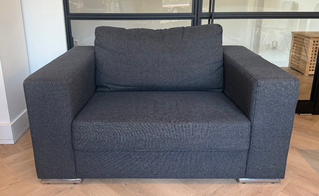 Fauteuil (loveseat) antraciet, RVS poten, uitstekende staat, Huis en Inrichting, Banken | Bankstellen, Ophalen, Gebruikt, Tweepersoons