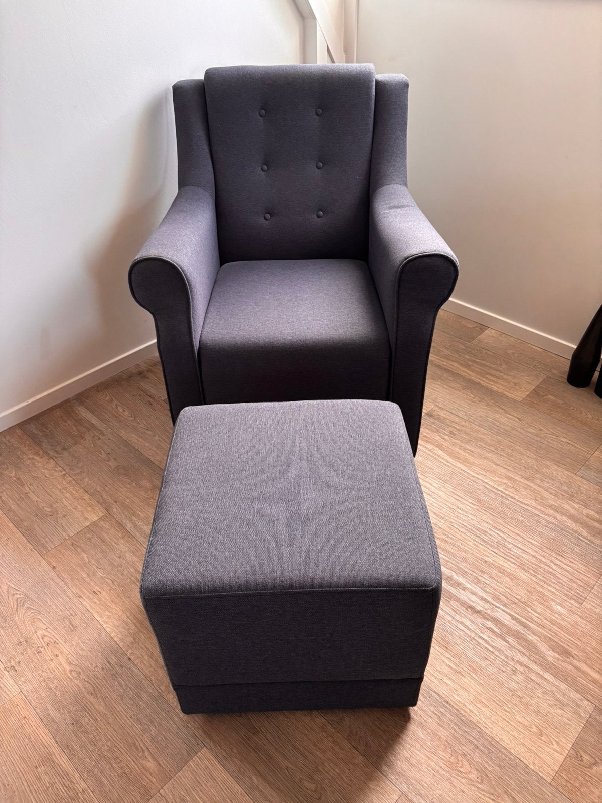 Mooie relaxfauteuil met hocker, Ophalen, Zo goed als nieuw, 75 tot 100 cm, 50 tot 75 cm