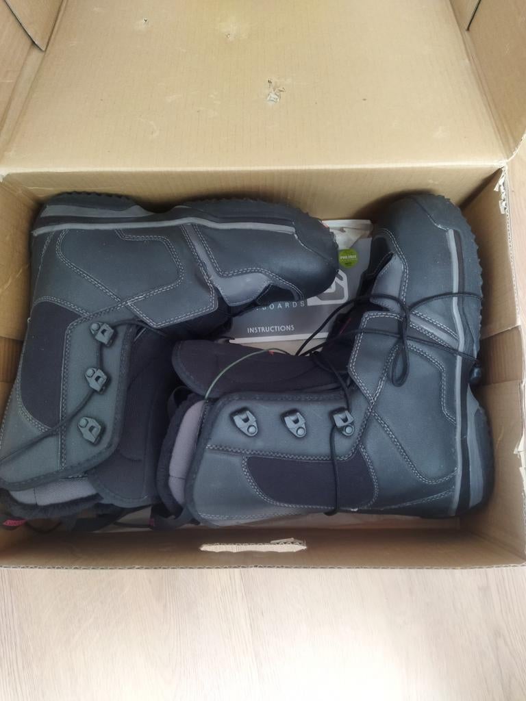 Salomon Snowboards Snowboots Maat 41 Zwart, Sport en Fitness, Snowboarden, Ophalen, Zo goed als nieuw, Snowboots