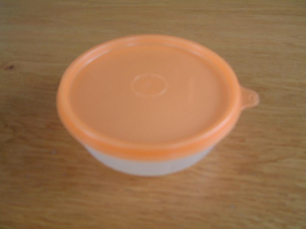 tupperware rond schaal oranje deksel 300 ml.nr.6, Ophalen of Verzenden, Zo goed als nieuw, Oranje, Schaal