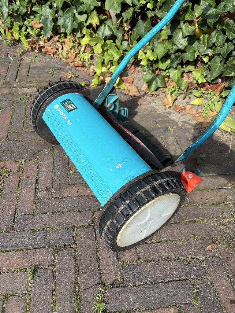 Gardena 300 handmaaier (kooimaaier), Gebruikt, Handgrasmaaier, Ophalen of Verzenden, 30 t/m 39 cm