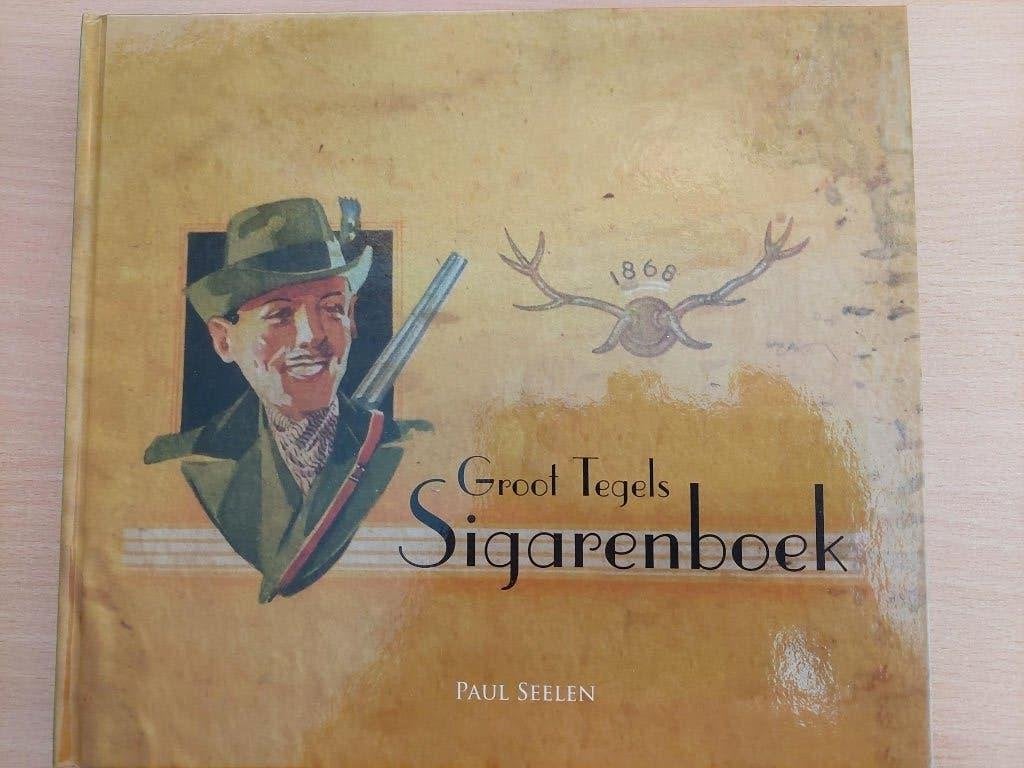 Groot Tegels Sigarenboek door Paul Seelen. Prijs € 10,00., Ophalen of Verzenden, Zo goed als nieuw, Sigarenbandjes