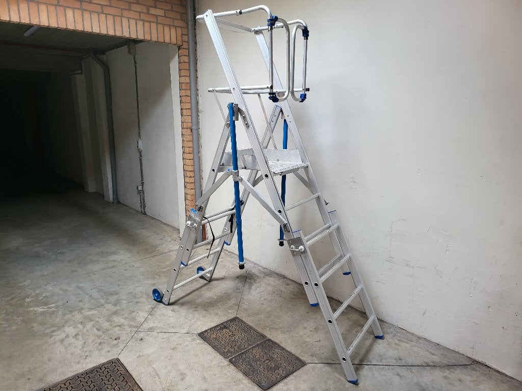 Solide Telescopisch werkplatform PIRL 4-6 treden (PIRL0406), Ophalen of Verzenden, Zo goed als nieuw, Rolsteiger of Kamersteiger