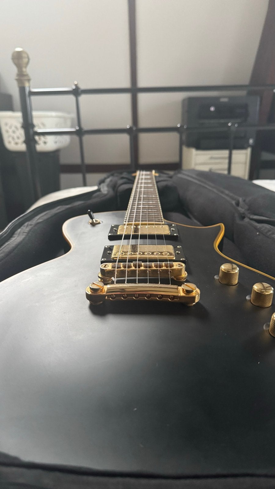 Foto 3 van LTD EC-1000 Deluxe elektrische gitaar