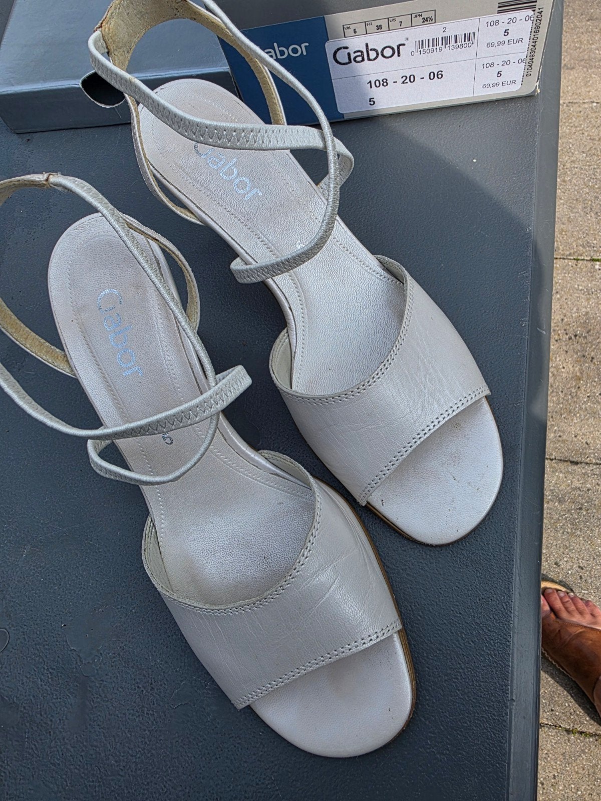 Parelmoer Gabor trouwschoenen t.e.a.b. 17,50 euro, Kleding | Dames, Ophalen, Pumps, Wit, Gabor