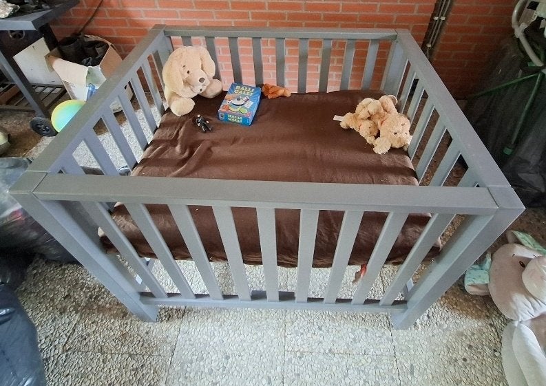 Babybedje, Kinderen en Baby's, Babywiegjes en Ledikanten, Ophalen, Gebruikt, Ledikant